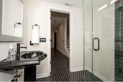 419 E Thirteenth Street, Cincinnati, OH 45202 - Photo 26