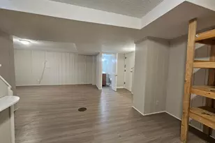 1055 Hempstead Dr, Springfield Township, OH 45231 - Photo 24