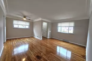 1055 Hempstead Dr, Springfield Township, OH 45231 - Photo 4