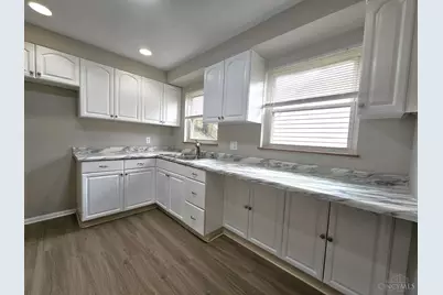 1055 Hempstead Drive, Springfield Township, OH 45231 - Photo 8