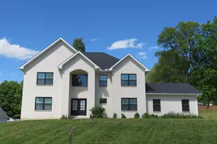 1324 Northwoods Dr, Hillsboro, OH 45133 - Photo 1