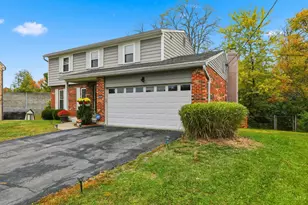 1006 Hearthstone Dr, Springfield Township, OH 45231 - Photo 2