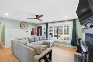 107 Cowan Dr, Mason, OH 45040 - Photo 2