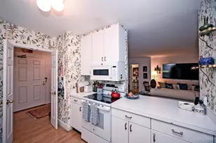 2444 Madison Rd, Cincinnati, OH 45208 - Photo 18