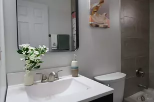 10220 Windswept Ln, Colerain Township, OH 45251 - Photo 12