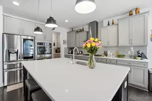 729 Harper Ln, Miami Township, OH 45140 - Photo 10