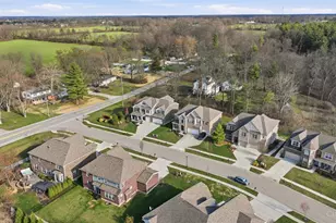 729 Harper Ln, Miami Township, OH 45140 - Photo 4