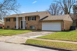 322 Reichard Dr, Vandalia, OH 45377 - Photo 2