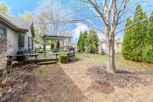 7335 Melinda Dr, Butler Twp, OH 45414 - Photo 36