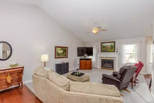 7335 Melinda Dr, Butler Twp, OH 45414 - Photo 10