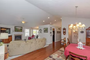 7335 Melinda Dr, Butler Twp, OH 45414 - Photo 6