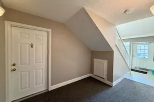 9917 Shorewood Ln, Sharonville, OH 45241 - Photo 8