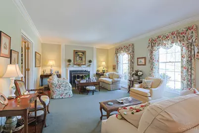 2833 Grandin Hollow Lane, Cincinnati, OH 45208 - Photo 6