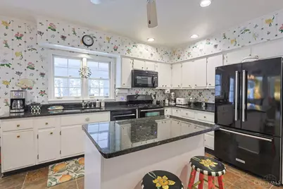 2833 Grandin Hollow Lane, Cincinnati, OH 45208 - Photo 22