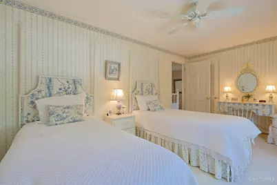 2833 Grandin Hollow Lane, Cincinnati, OH 45208 - Photo 38