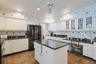 2833 Grandin Hollow Ln, Cincinnati, OH 45208 - Photo 18