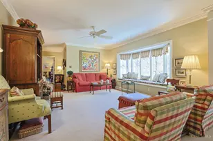 2833 Grandin Hollow Ln, Cincinnati, OH 45208 - Photo 10