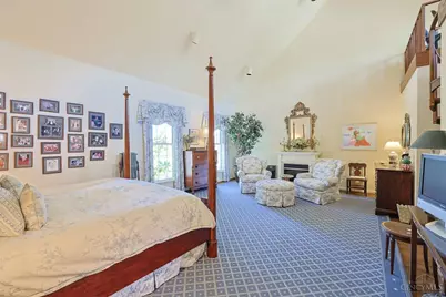 2833 Grandin Hollow Lane, Cincinnati, OH 45208 - Photo 28