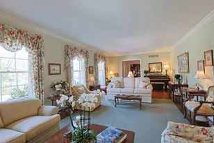 2833 Grandin Hollow Ln, Cincinnati, OH 45208 - Photo 8