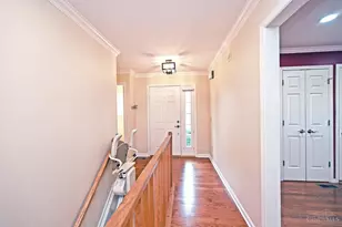 1073 Wittshire Cir, Anderson Township, OH 45255 - Photo 4