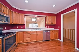 1073 Wittshire Cir, Anderson Township, OH 45255 - Photo 8