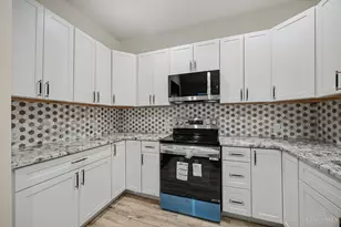 112 Valencia St, Cincinnati, OH 45219 - Photo 8