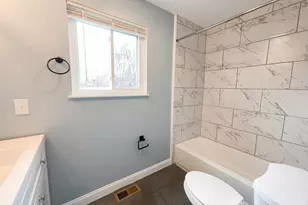 7809 View Pl Dr, Springfield Township, OH 45224 - Photo 20