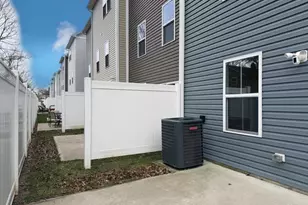 42 Wentworth Ln, Deer Park, OH 45236 - Photo 4