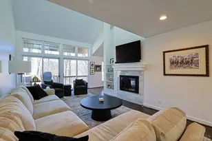 14 Spring Knoll Dr, Mariemont, OH 45227 - Photo 8