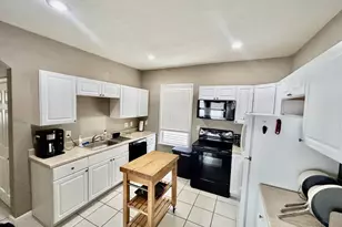 6001 Bramble Ave, Cincinnati, OH 45227 - Photo 16