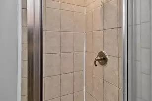 8674 Hollyhock Dr, Springfield Township, OH 45231 - Photo 36