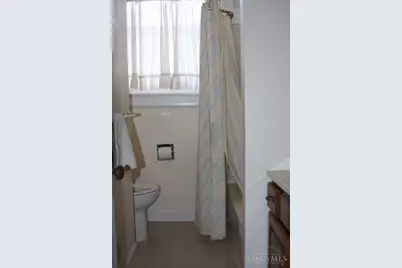 2373 Stratford Avenue, Cincinnati, OH 45219 - Photo 8
