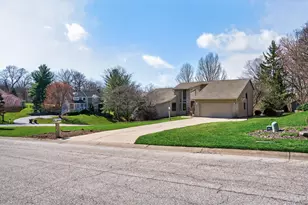 6939 Treeridge Dr, Anderson Township, OH 45244 - Photo 2