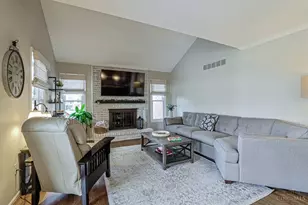 8096 Pineterrace Dr, Anderson Township, OH 45255 - Photo 10