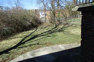 3578 Fieldcrest Dr, Cincinnati, OH 45211 - Photo 4