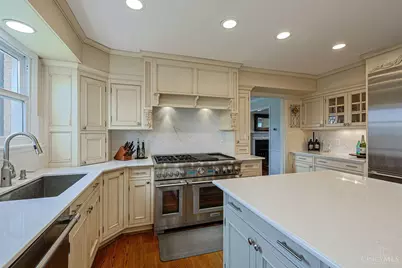 8000 Blome Road, Indian Hill, OH 45243 - Photo 16