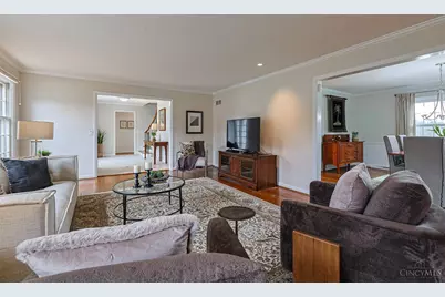 8000 Blome Road, Indian Hill, OH 45243 - Photo 8