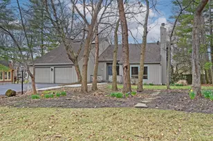 9031 Winthrop Dr, Montgomery, OH 45249 - Photo 4