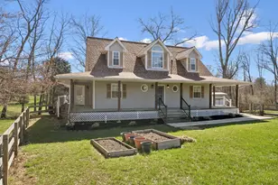 1132 Lorelei Dr, Perry Township, OH 45118 - Photo 2