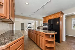 1132 Lorelei Dr, Perry Township, OH 45118 - Photo 16