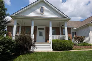 396 Country Manor Dr, Adams Township, OH 45177 - Photo 2