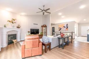 9302 W Meadow Dr, West Chester, OH 45069 - Photo 6