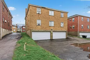 3911 E Gatewood Ln, Silverton, OH 45236 - Photo 2