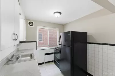 3911 E Gatewood Lane, Silverton, OH 45236 - Photo 12