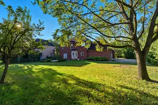 2 Clarke Ct, Glendale, OH 45246 - Photo 2