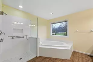 2 Clarke Ct, Glendale, OH 45246 - Photo 14