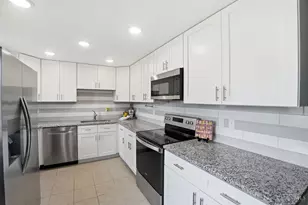 588 Berdale Ln, Union Township, OH 45244 - Photo 12