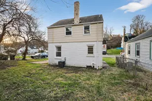 1735 Ashbrook Dr, Cincinnati, OH 45238 - Photo 4