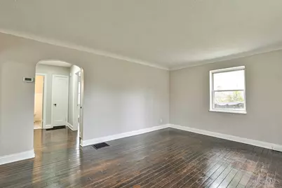 6402 Mayflower Avenue, Golf Manor, OH 45237 - Photo 6