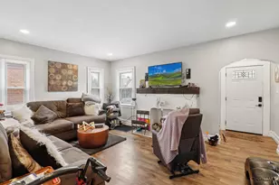 1858 Garden Ln, Cincinnati, OH 45237 - Photo 4